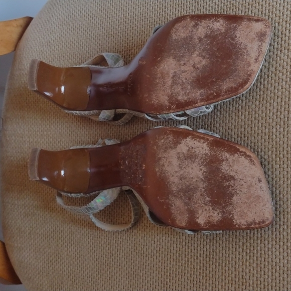 Sandals - Picture 3 of 4